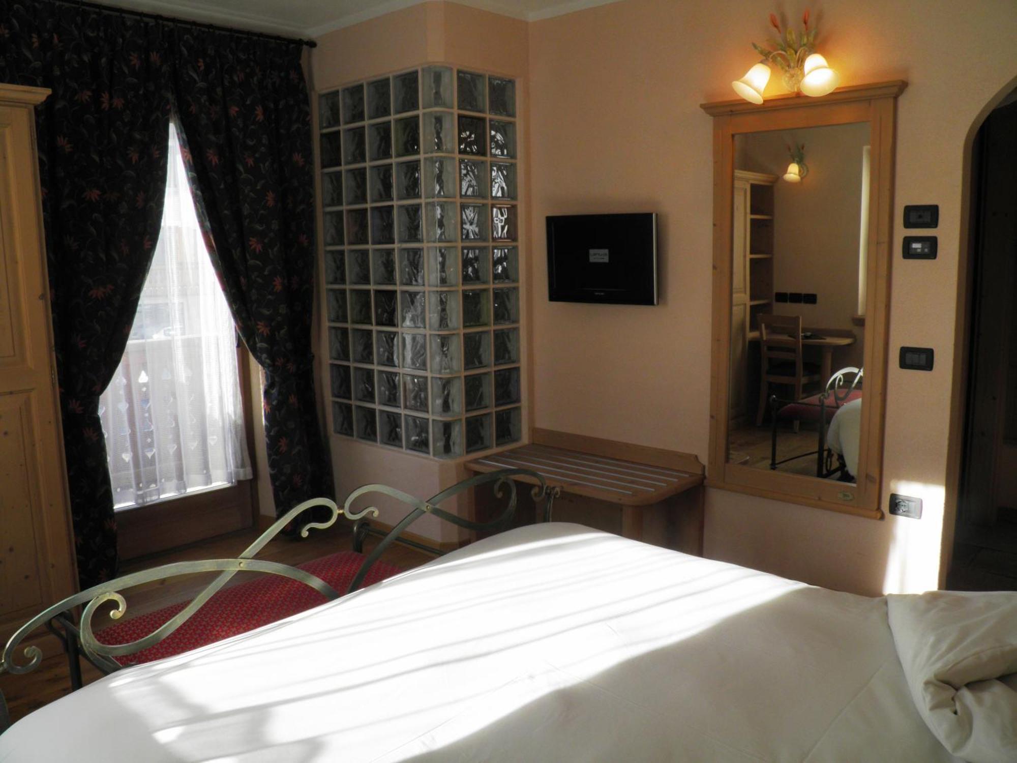Hotel Pontiglia Livigno Rom bilde